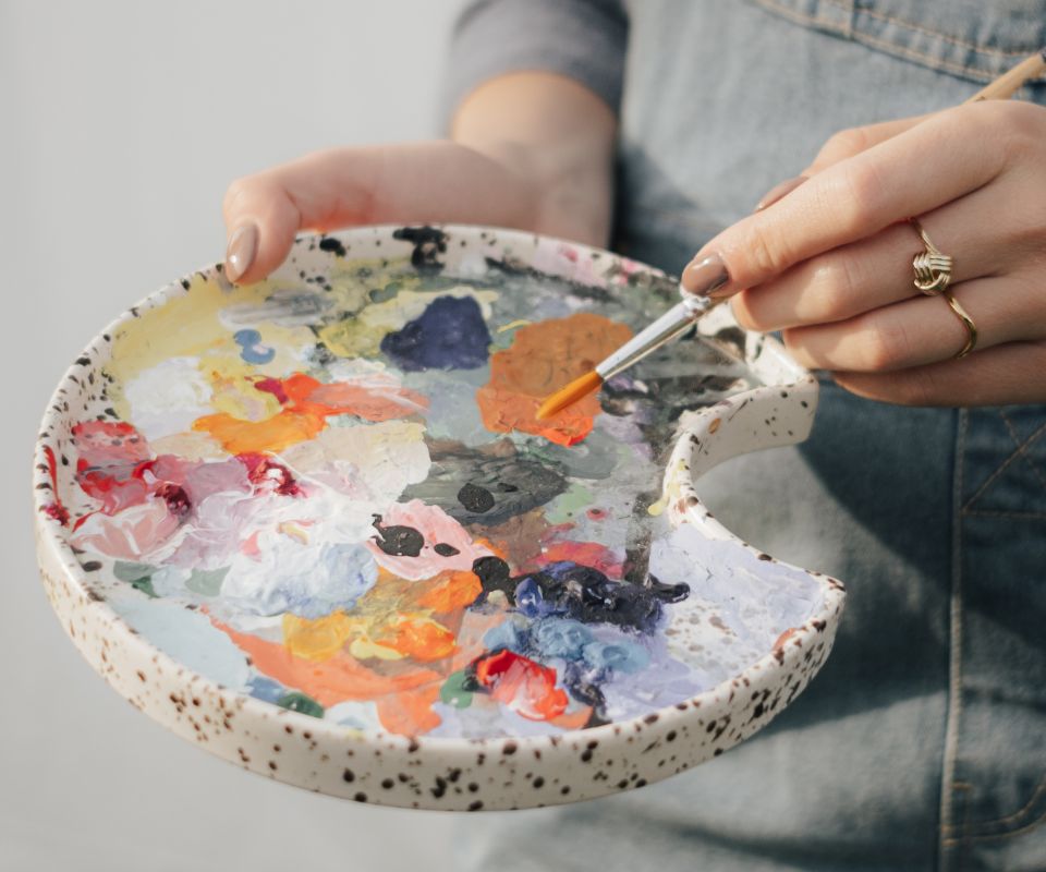 acrylmalerei-palette-mit-farben Acrylmalerei Palette mit Farben